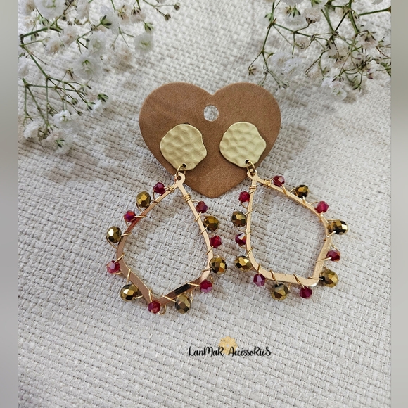 Crystal's Classy Earrings LanMar Accessories - Picture 5 of 7